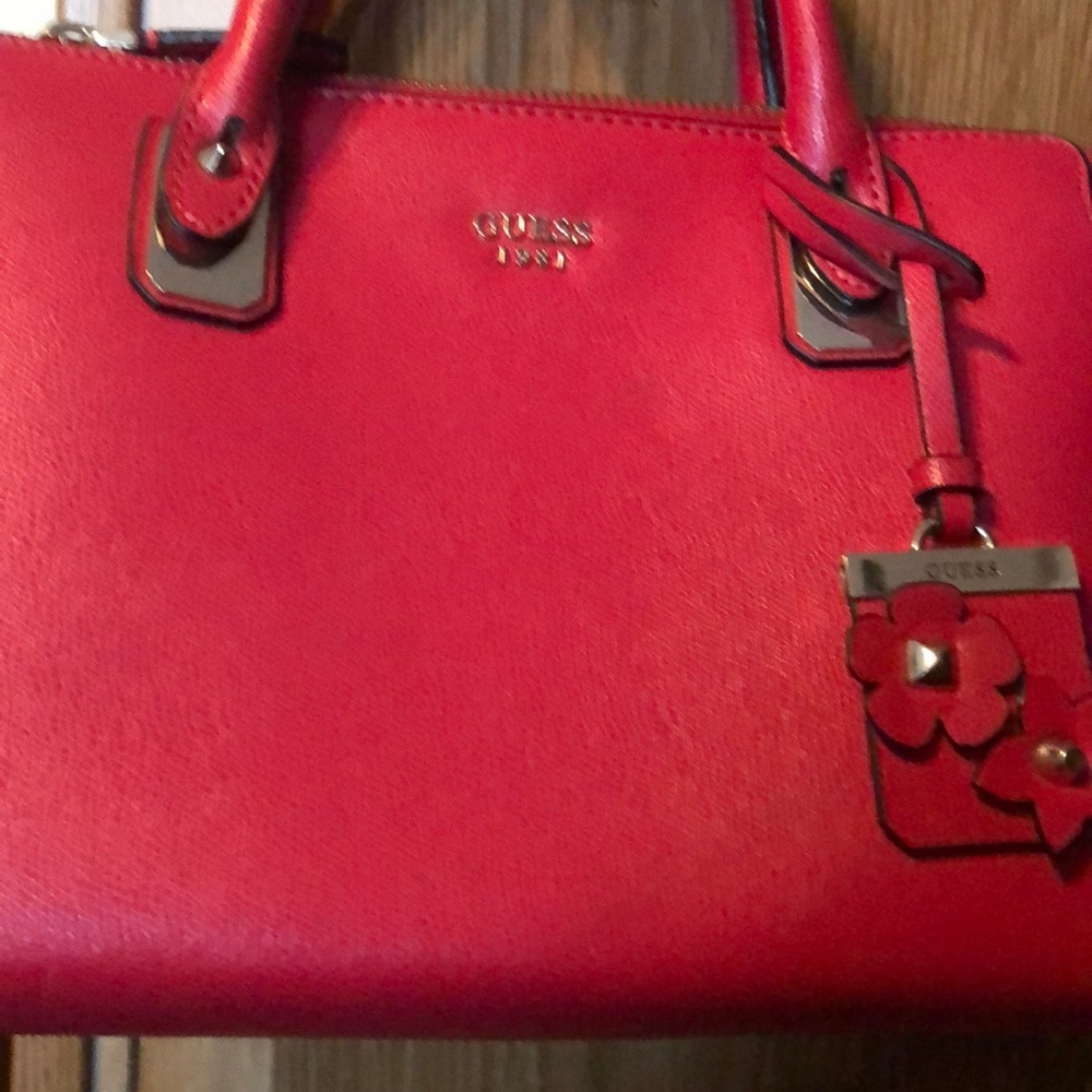 Beautiful Guess purse